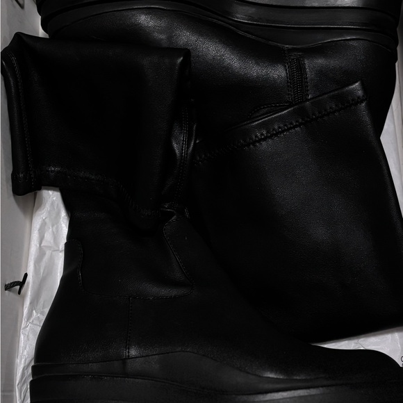 Aldo knee high boots, waterproof. - Picture 6 of 6